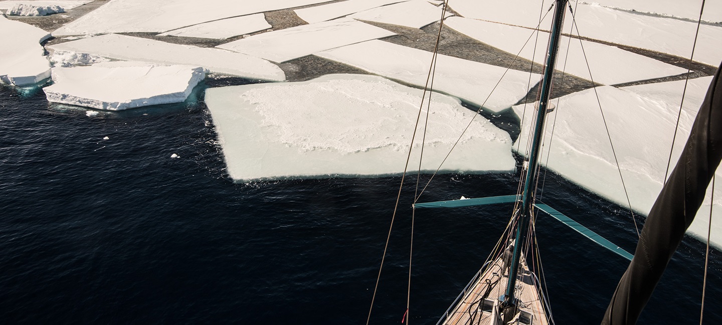 Mike Horn Arctic Expeditions: Through Bering Strait