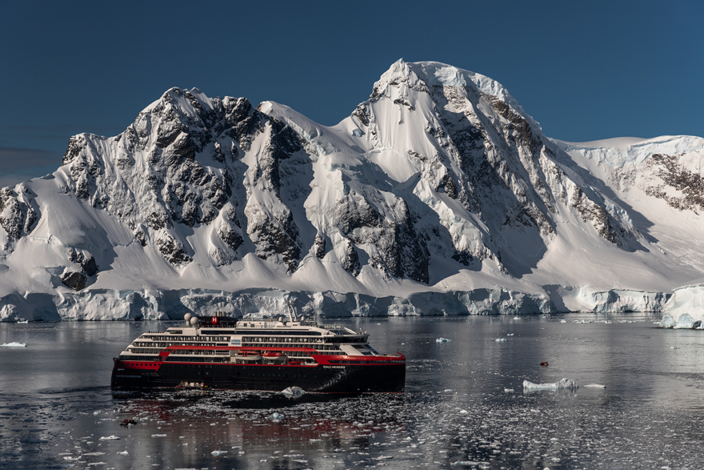 Live Starlink Maritime Deployment Onboard Hurtigruten Expeditions